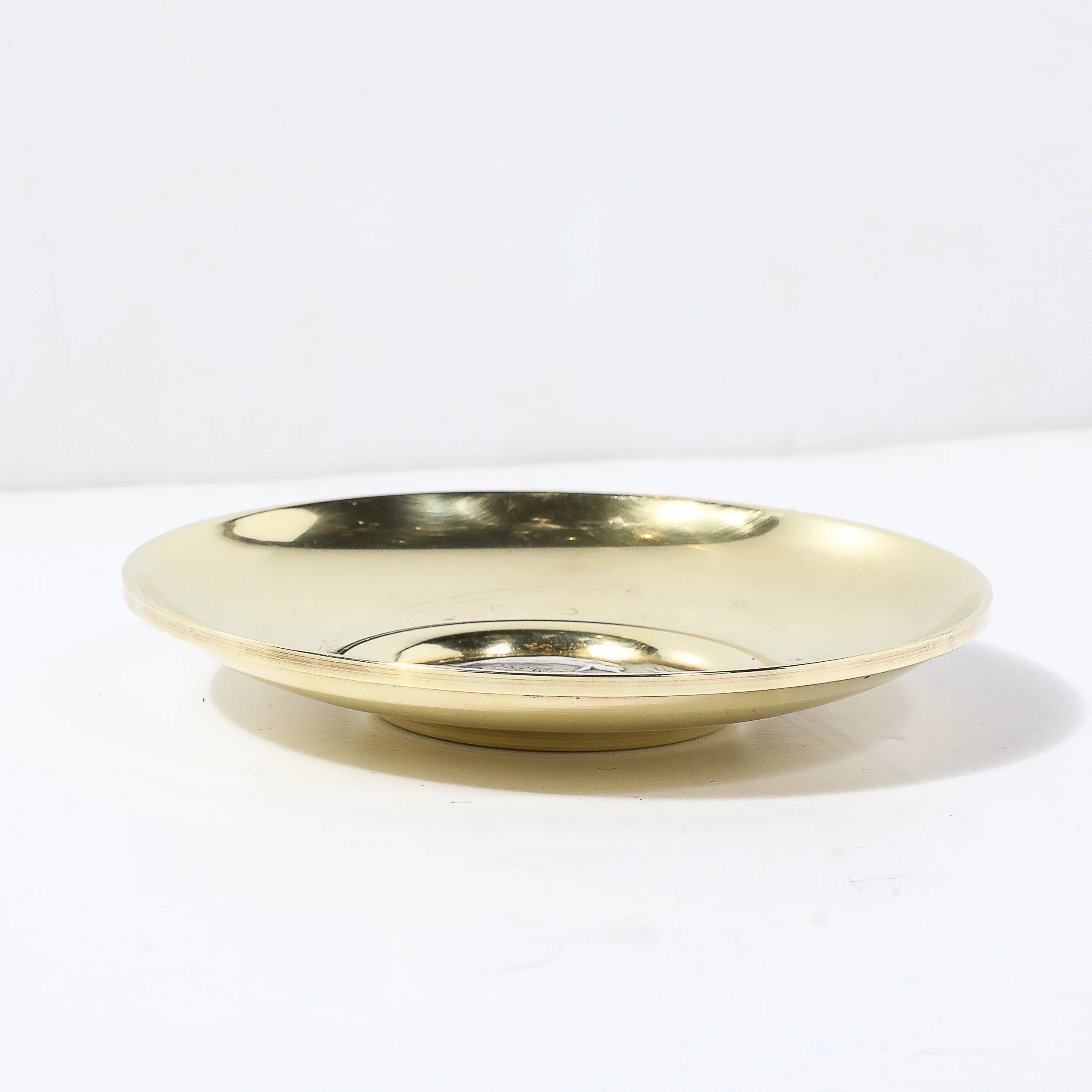 【阿源】漆・高台 【AYuan】 Lacquer Plate or Dish A 18th/19th century Ryukyu mother of pearl and lacquer plate
